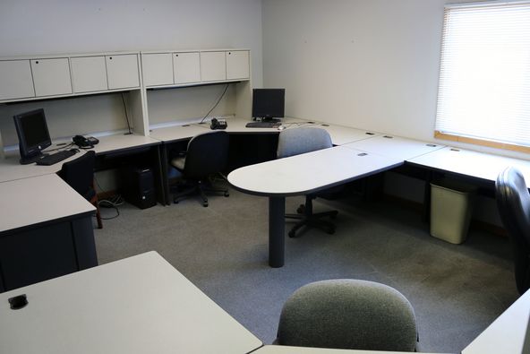 GroMaster Building: 5634 S 85th Circle, Omaha, NE 68127